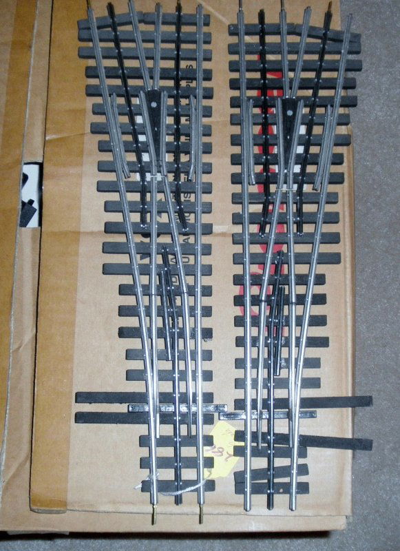 ROSS O GAUGE (3-RAIL) 072 SWITCH PAIR: Ross O gauge (3-rail) 072 left and right hand switch pair: silver rails, wood-like ties, other very nice features, no box, very nice details, very nice color scheme.