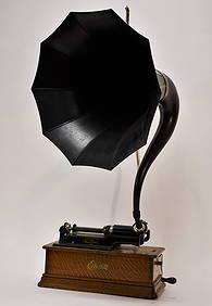 Edison Cylinder Phonograph w Tin Horn & Oak Case (1 of 9)