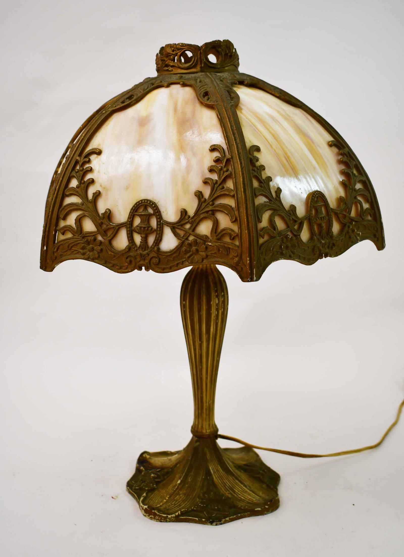 Art Nouveau Slag Glass & Lily Decorated Table Lamp (1 of 7)