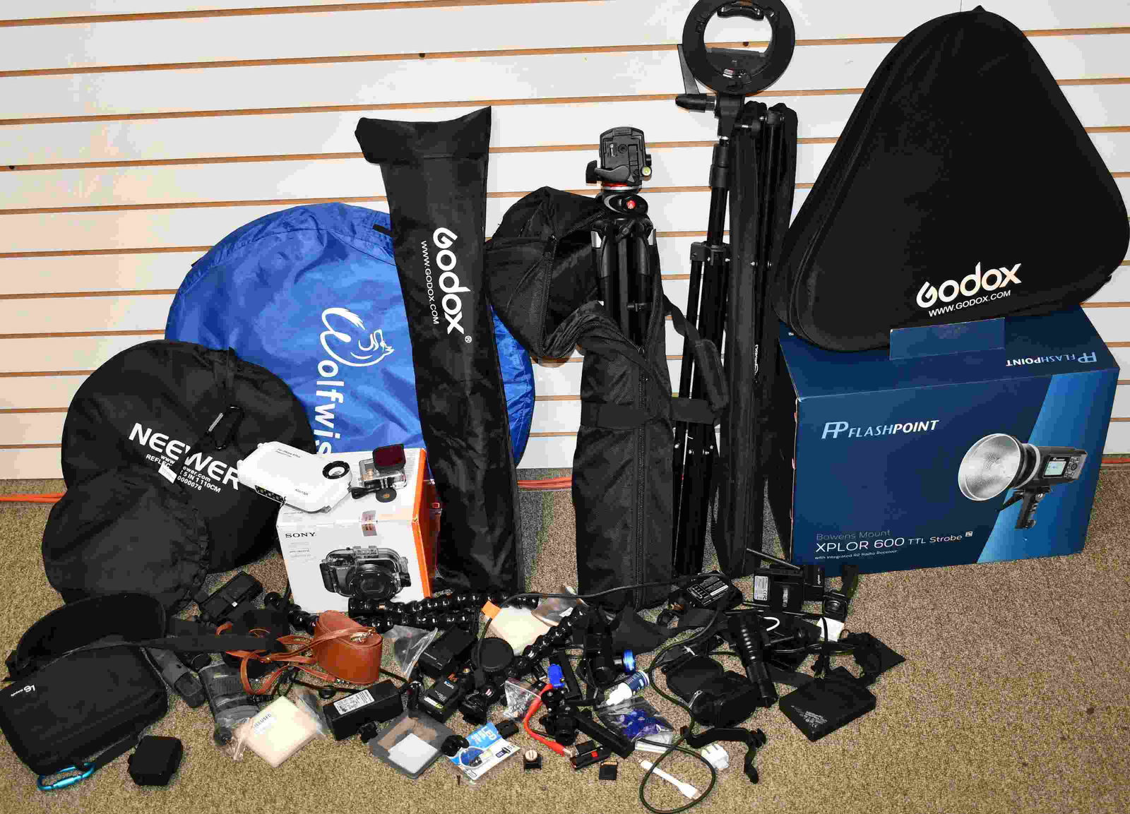 Lot of Professional Photography Lighting Equipment (1 of 5)
