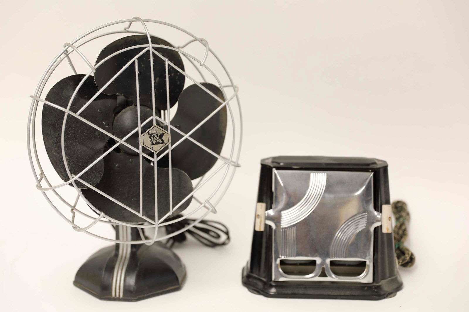 Art Deco Chrome & Bakelite Fan & Toaster (1 of 5)
