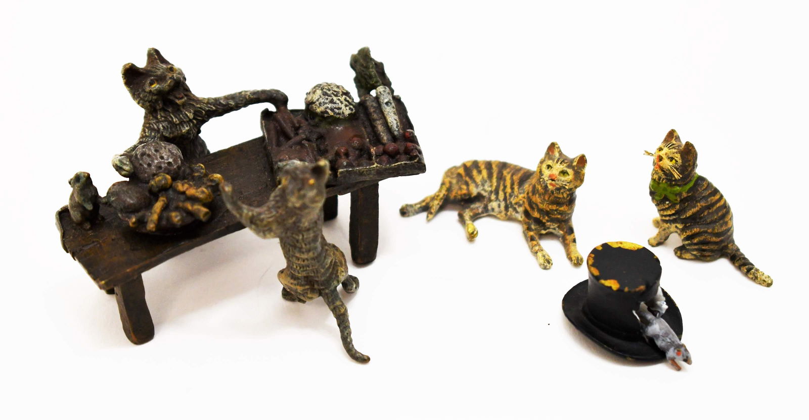 (4) Vienna Bronzes Bergman Cats@Table 2 Cats/Mouse (1 of 11)