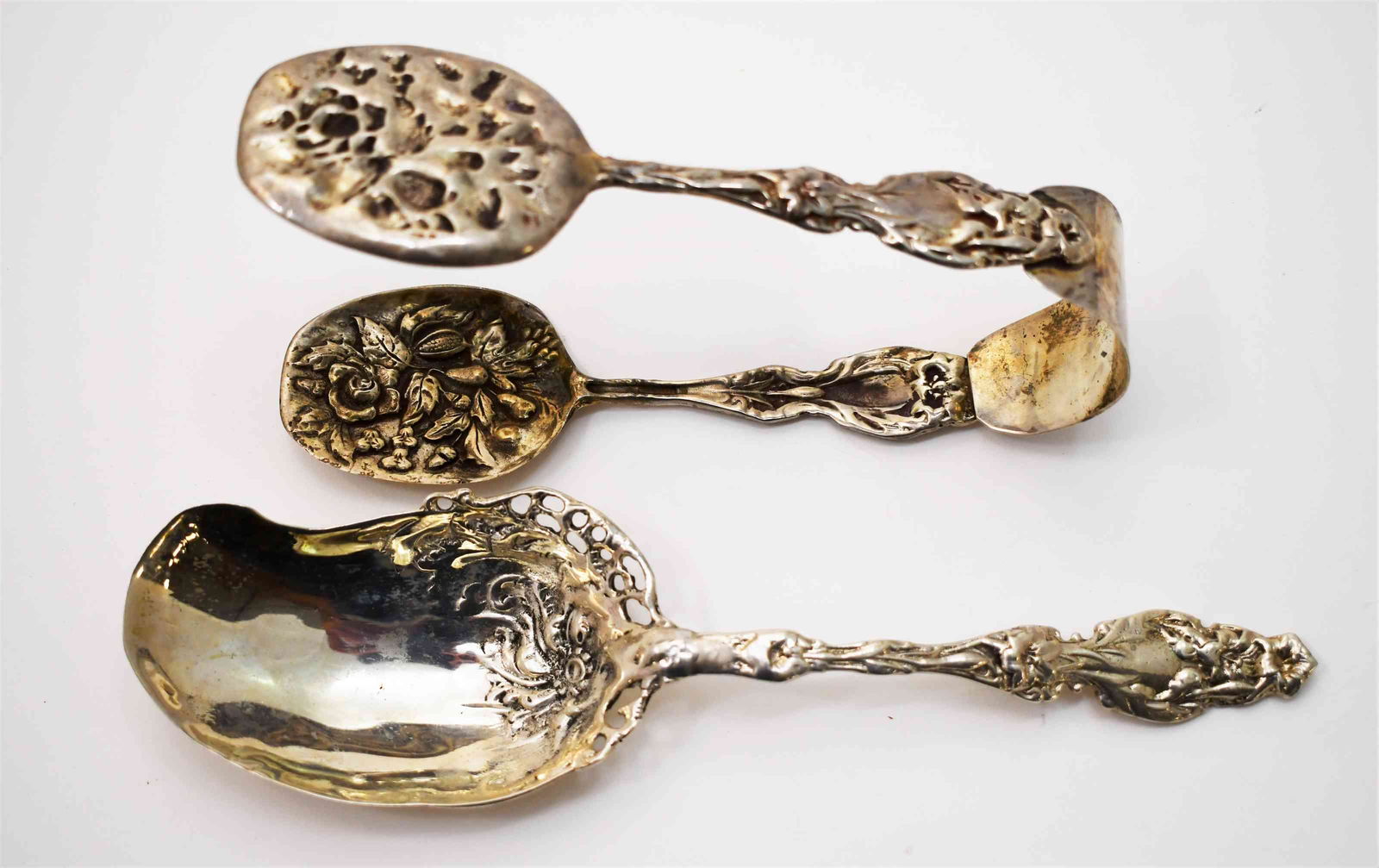 (2) Art Nouveau Lily Servers Tongs & Oyster Spoon (1 of 3)