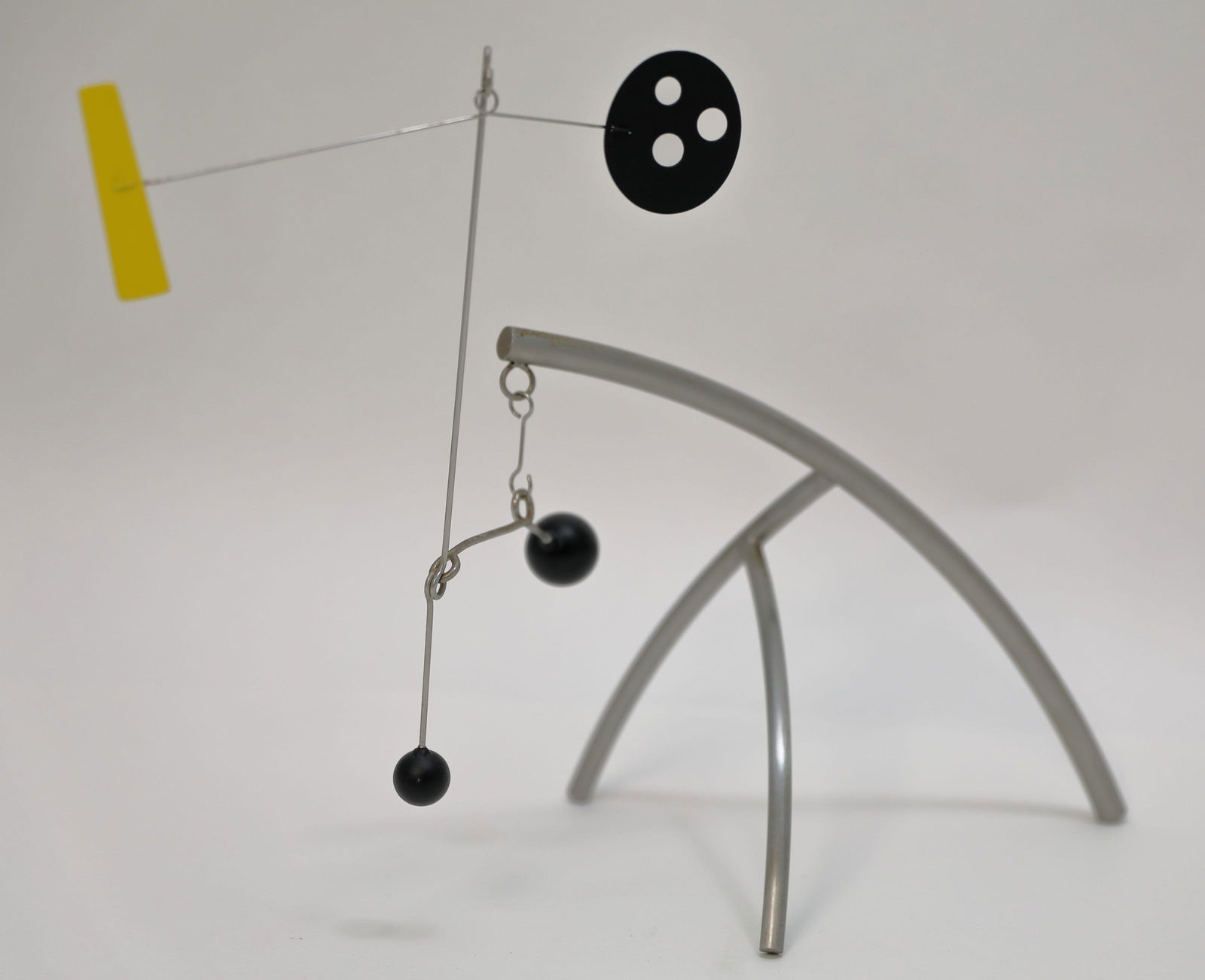 Brad Howe b1959 "Stabile" Kinetic Mobile Sculpture (1 of 10)