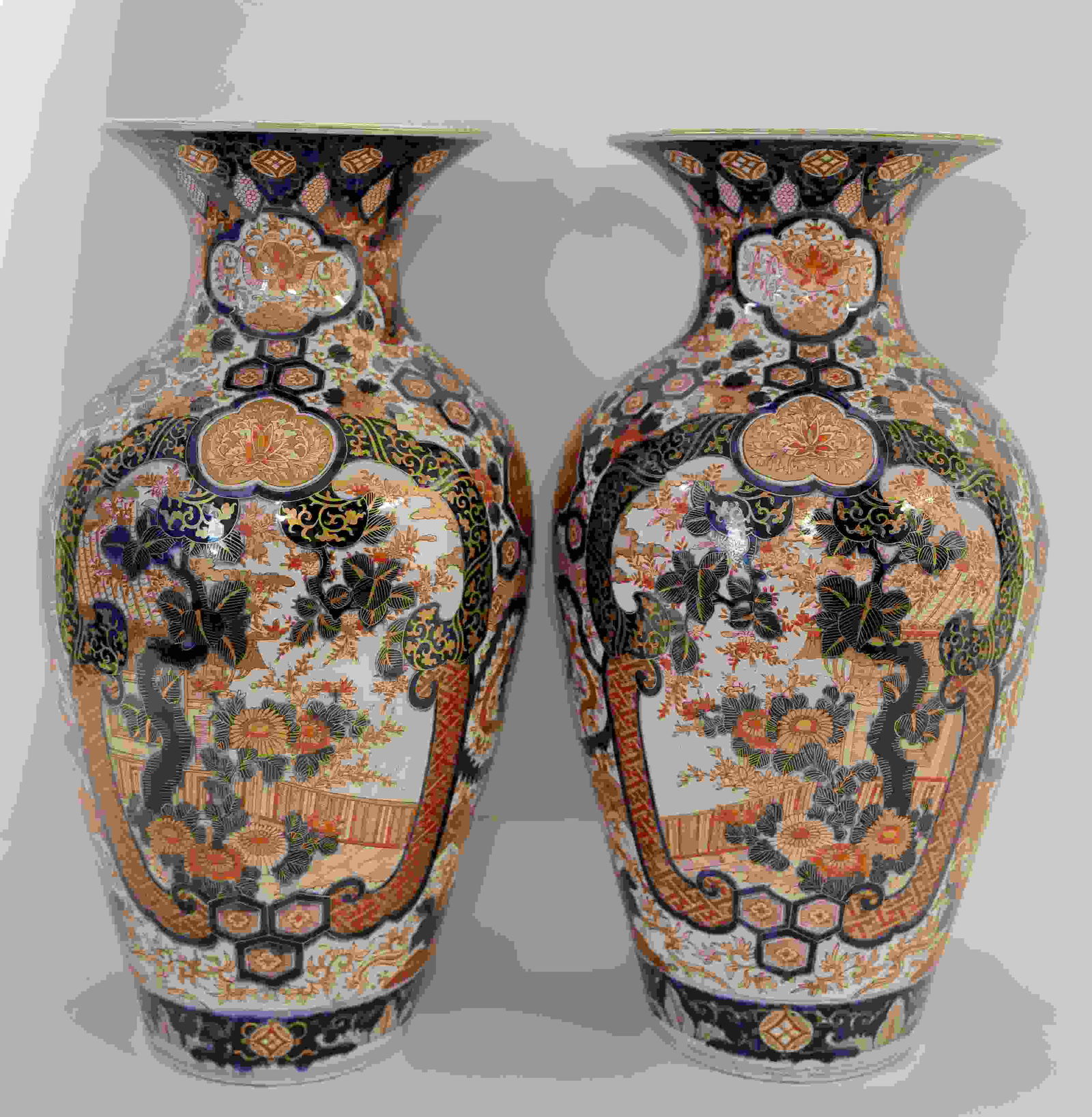 Pair Lg 19c Imari Ballaster Vases w Shishi Lions (1 of 5)