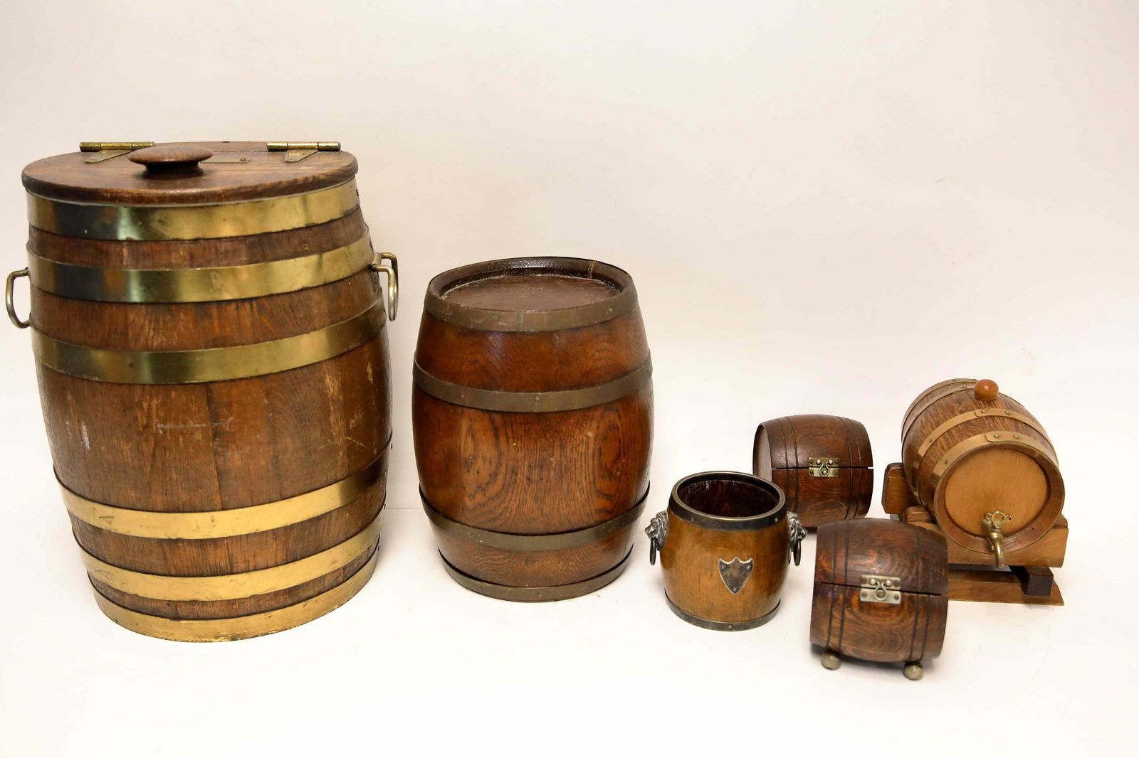 (6) Oak Barrel Form Containers w Ice Bucket (1 of 3)