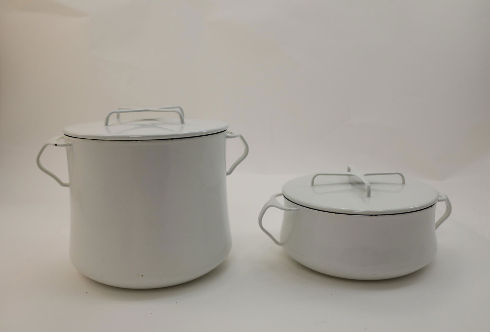 2 Vintage Dansk Enamel Steel Lidded Pots w Handles (1 of 20)
