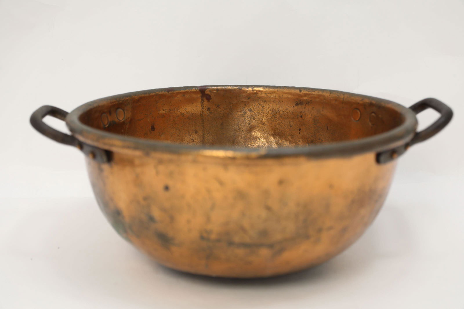 19th C Thos. Mill & Bro. Copper & Iron Cauldron (1 of 4)