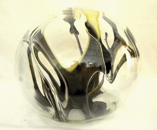 Peter Bramhall Art Glass Sculpture: Peter Bramhall Interiors Art Glass Sculpture. Very Large. Marked, "Peter Bramhall 23 December 1988 Help From Andy Bird". Black, white, and pale yellow interior decoration. Dimensions: approx. 14" x 11