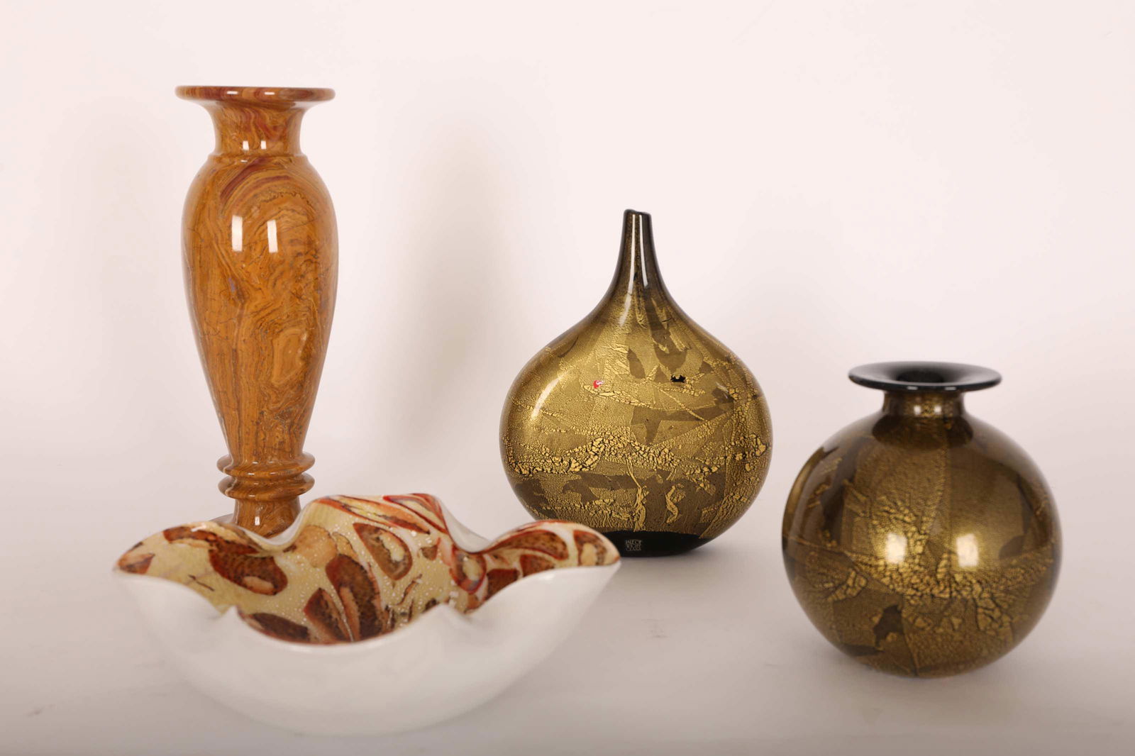 (4) pc Continental Table Decor, Vases, Urn, Bowl (1 of 13)