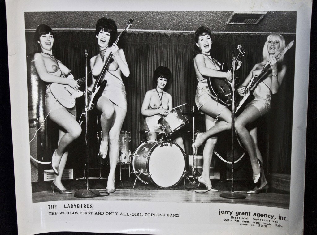 1960's Retro Pinup Cheesecake Photo All Girl Band: Retro Pinup Style Cheesecake Photo, All Girl Band Called The Ladybirds. Advertised As The Worlds First And Only All Girl Topless Band. Represented By The Jerry Grant Agency Of Miami. Measurements: