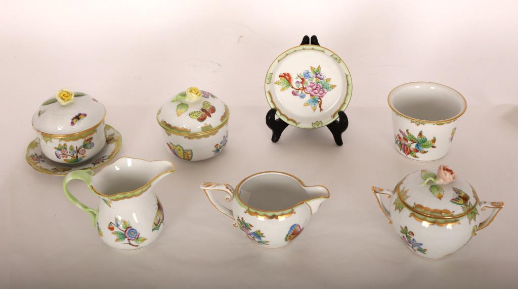 7 Pc Herend Queen Victoria Creamers/Sugars/Cachpot (1 of 15)