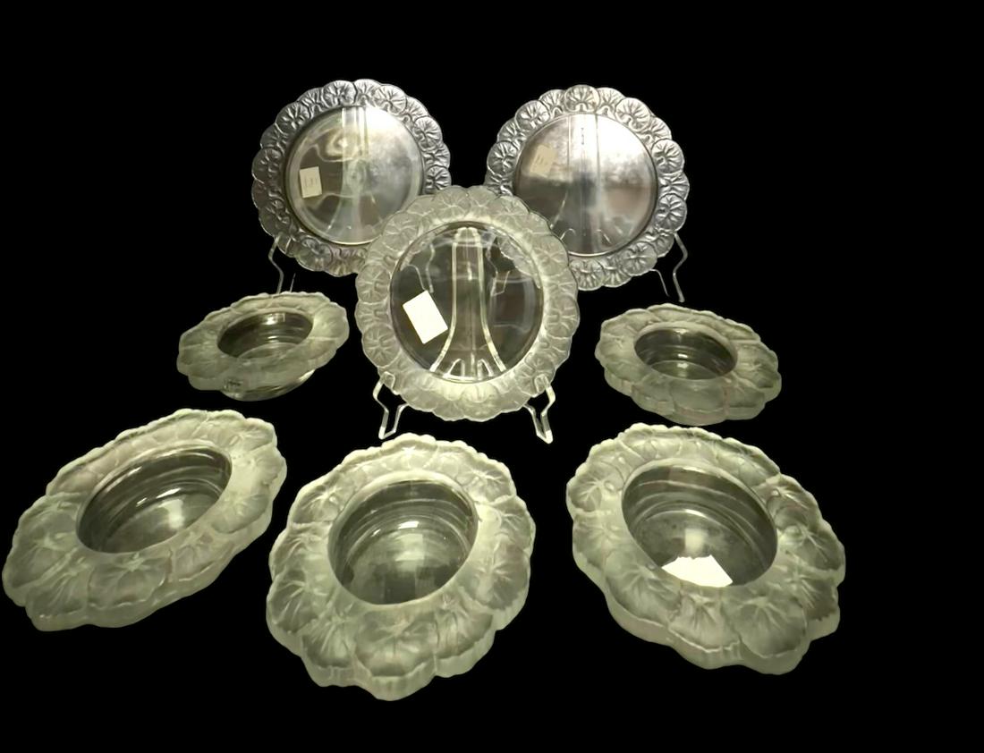 Carole Stuppel Crystal Wine Coasters & Dinner Plts: 8 Piece Carole Stuppel, (5) wine bottle coasters, frosted and clear crystal. One in original box. Very good condition (minor scratches to bottoms), measures 6.5" dia. x 2", (2) dinner plates, very goo