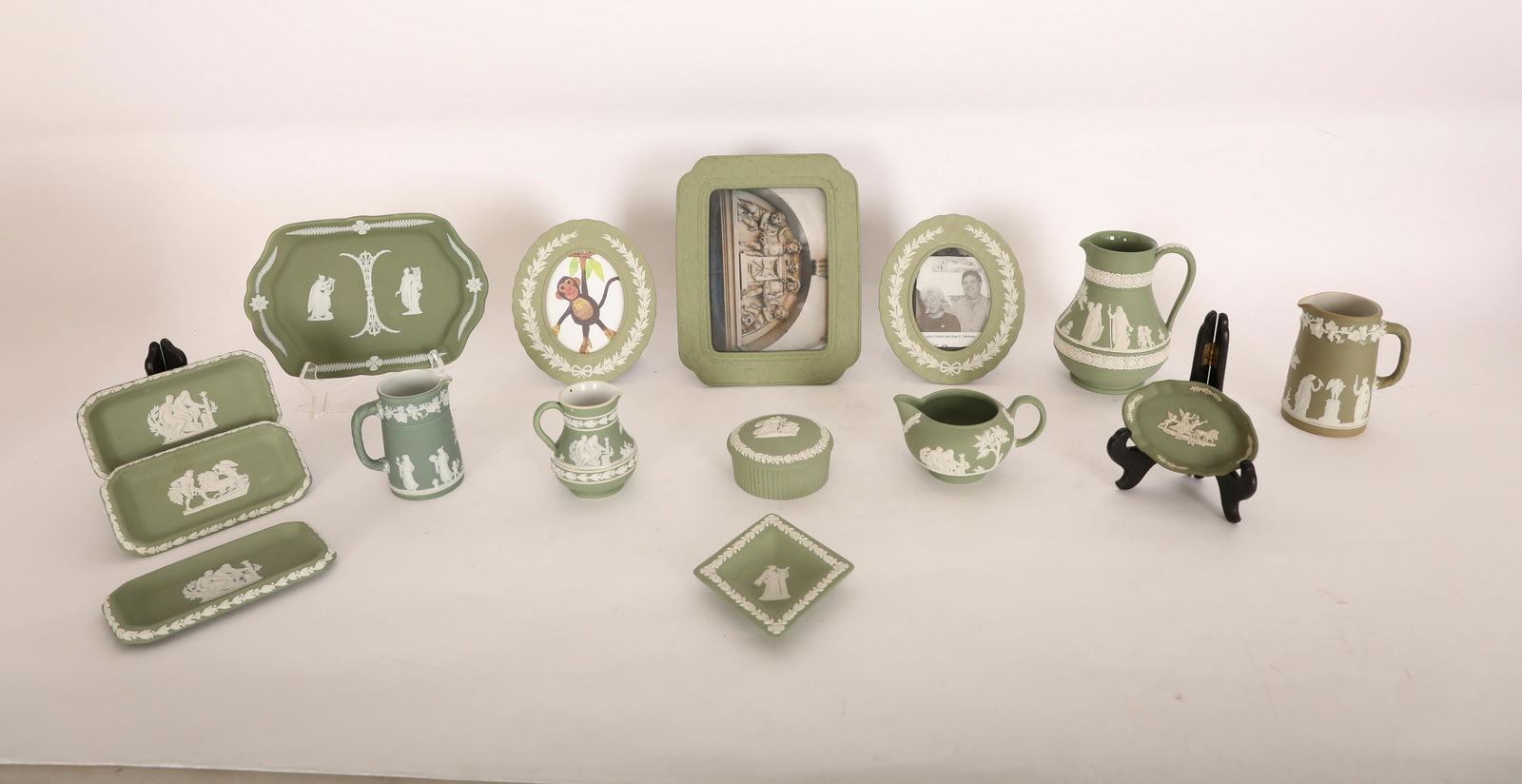 15pc Wedgewood Creamers, Dresser Jar, Pic Frames (1 of 19)