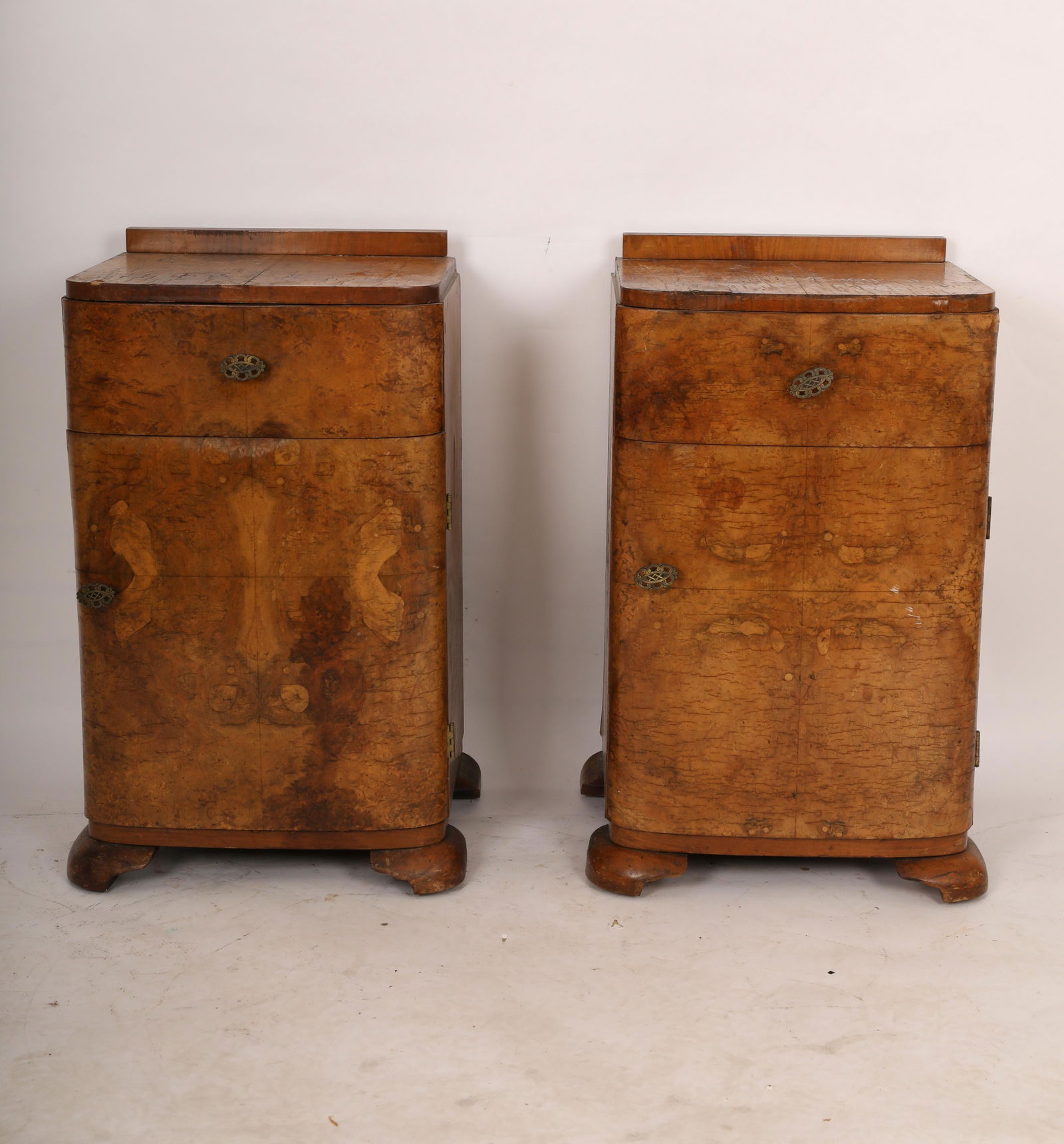 Pr. French Art Deco Burl Wood Nightstands (1 of 14)