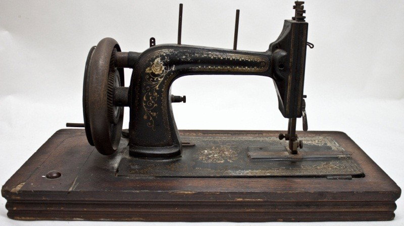 Saxonia Mother Of Pearl Inlay Sewing Machine: Saxonia Italian Mother Of Pearl Inlay Sewing Machine, Hand Crank Operated 19.5 x 10 x 10