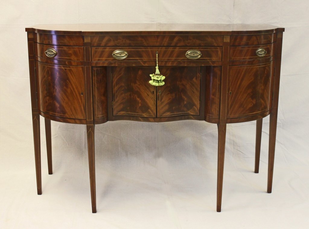 Kittinger Colonial Server Williamsburg Heppelwhite: Mahogany sideboard from the Colonial Williamsburg Restoration Collection by Kittinger. Model CW26. Measurements: 60" x 24.5" x 42.5" Artist: Kittinger Style: Mid 20th Century