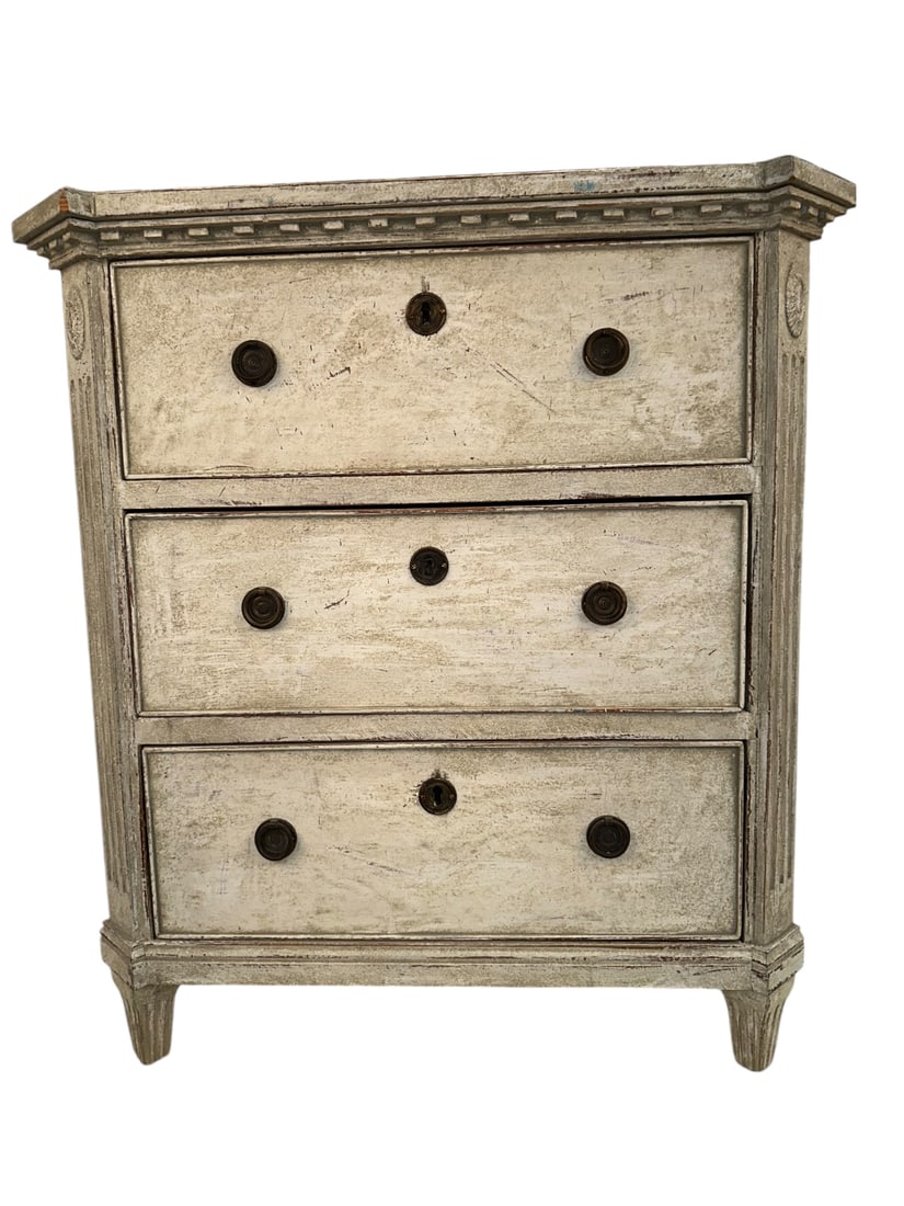 Swedish 1820s Gustavian Style White Painted Chest: Swedish 1820s Gustavian style white painted chest, 3 dove tail drawer, locking, circular brass pulls, tapered legs. Excellent condition. Measures 29" x 20.5" x 33". This piece is incredible - look at 