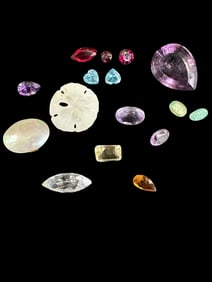 16pc Lot Gemstones & Shells