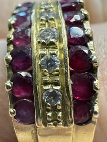 Diamond & Ruby Ring in 18kt Gold Size 8