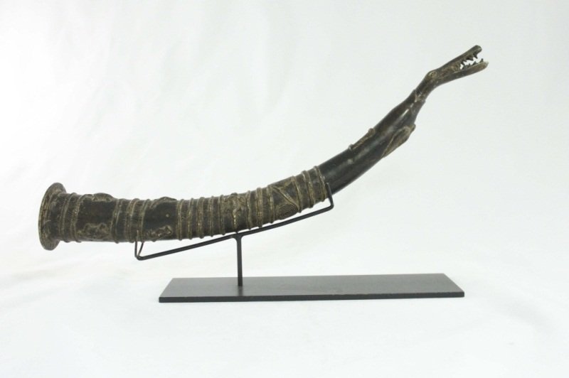 Oriental Cast Bronze Dragon Horn: Cast Bronze archaic horn with display stand. The horn measures 19" and stands 13" on the base. The base measures 13" x 3.5". Measurements: See Description Style: Qing Dynasty