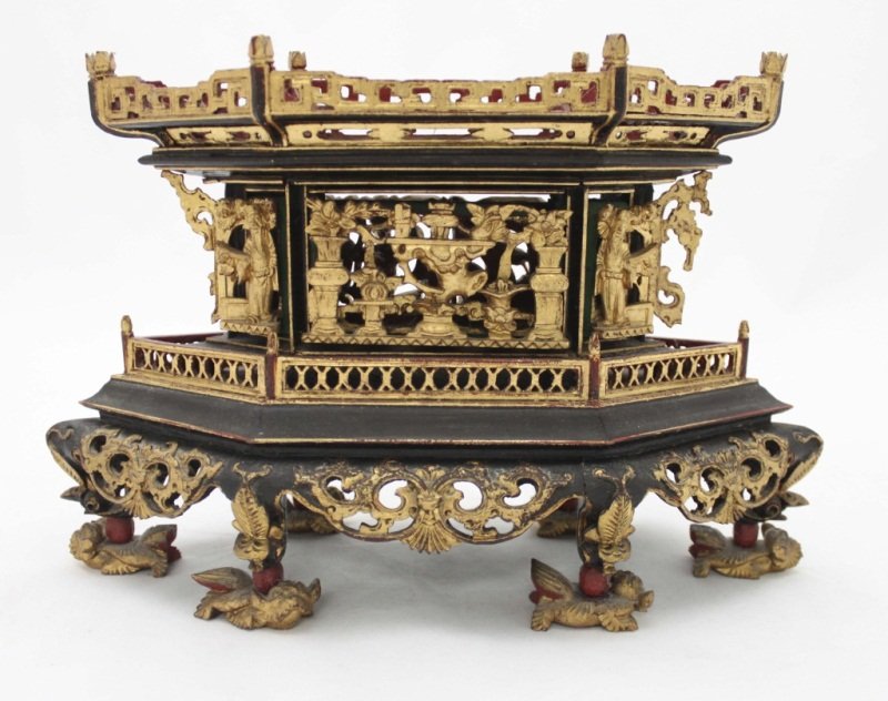 Oriental Carved Figural Display Stand w/ Foo Dogs: Oriental carved figural display stand with foo dog feet. Hand-carved figural scenes with gilt accents. Signed by artist on bottom Dimensions: 14" x 5" x 9.25" Period: 19th Century