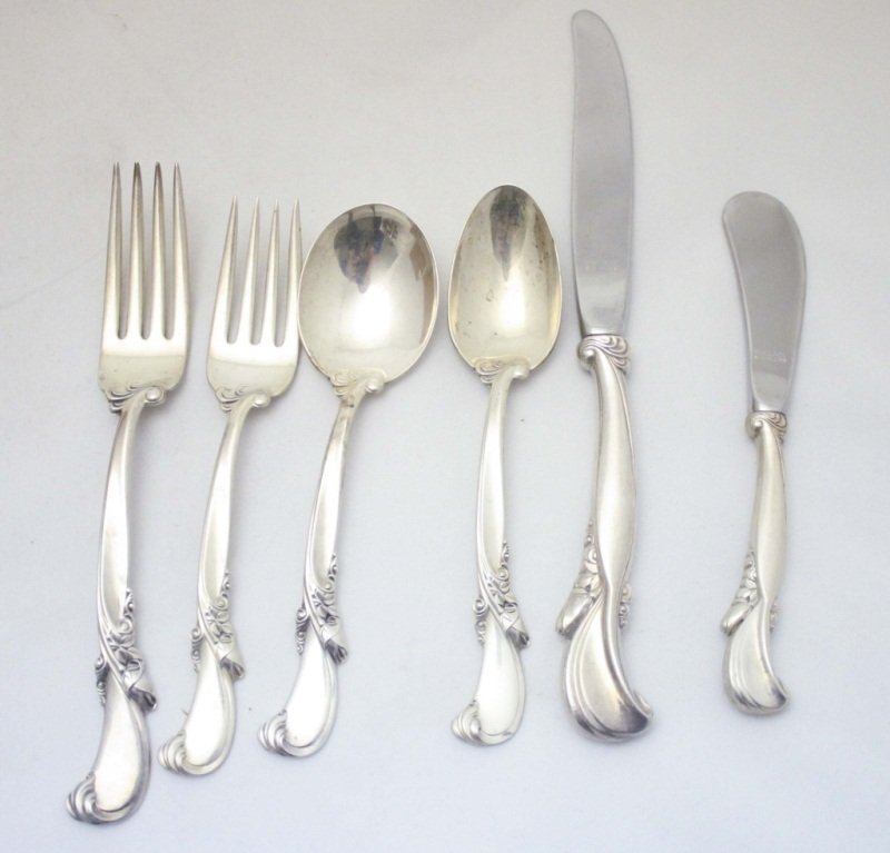 Wallace "Waltz of Spring" Sterling Silver 55 piece: Wallace Sterling Silver "Waltz of Spring" 55 piece set. Pattern #1952, weighs 53.9 Troy oz. Weight is without knives due to stainless steal blades. Period: 20th Century