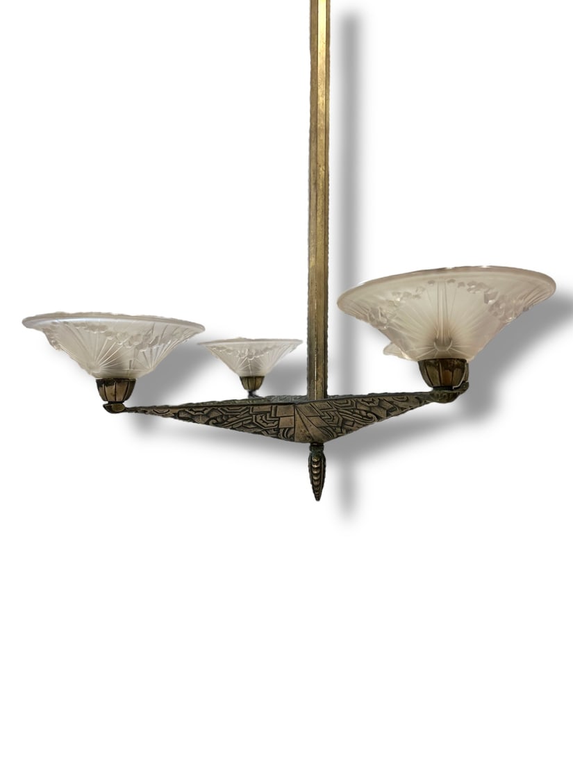 Antique Schneider France Chandelier Art Deco: Antique French art deco pendant chandelier made by Charles Schneider, France. Schneider glassworks were a leading producer of fine-art glass between the world wars creating pieces in both art nouveau