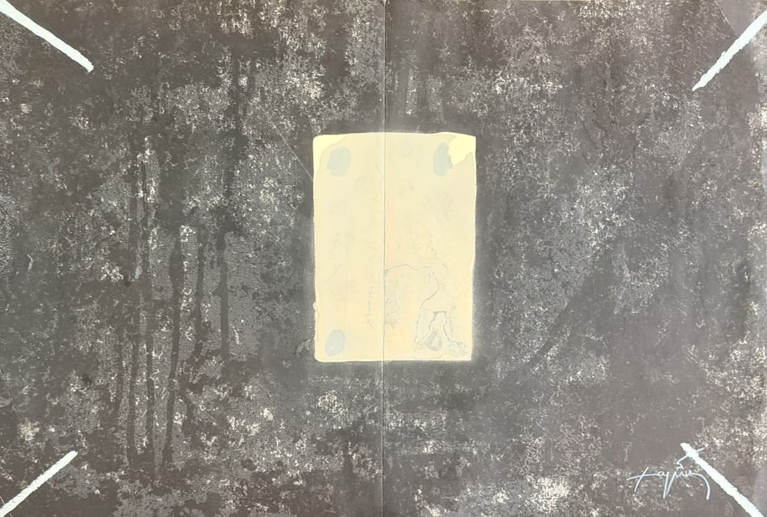 Antoni Tapies Derriere le Miroir Original Litho: Antoni Tapies – Derriere le Miroir Lithograph (Maeght Editeur). Original double-page lithograph by Antoni Tapies, presenting a contemplative composition centered on a luminous, parchment-like fo