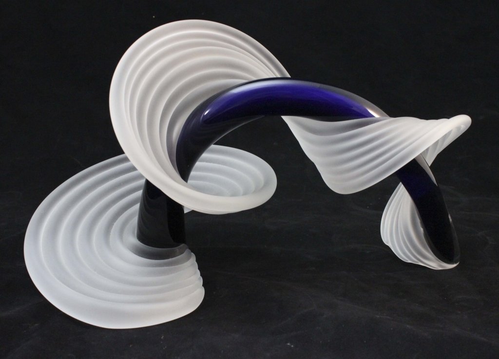 Vitrix Heechee Art Glass Centerpiece: Vitrix (founded in 1979) Heechee art glass centerpiece in purple and frosted glass. Measurements: 15" x 7" x 8.5" Period: Late 20h Century Artist: Thomas Kelly