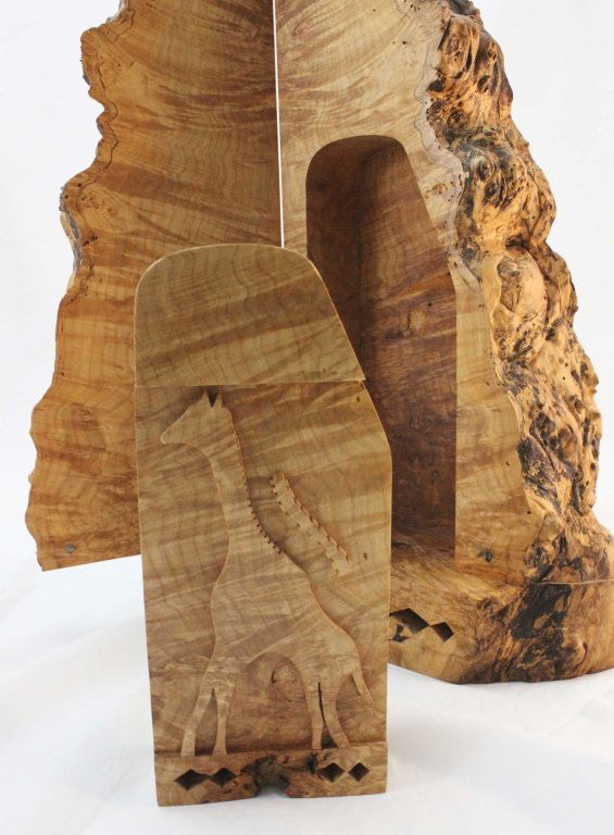 Michael Elkan Burl Wood Giraffe Puzzle Box : Lot 58