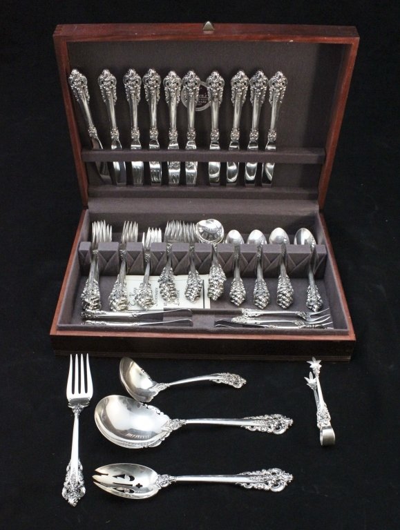 Wallace Sterling "Grand Baroque" 75 pcs. Set: Wallace Sterling "Grand Baroque" (1941) 75 pcs silverware set includes: 10 dinner forks, 10 dinner knives, 15 salad forks, 8 soup spoons, 16 tea spoons, 2 dinner spoons, 1 ladle, 1 slotted serving spo