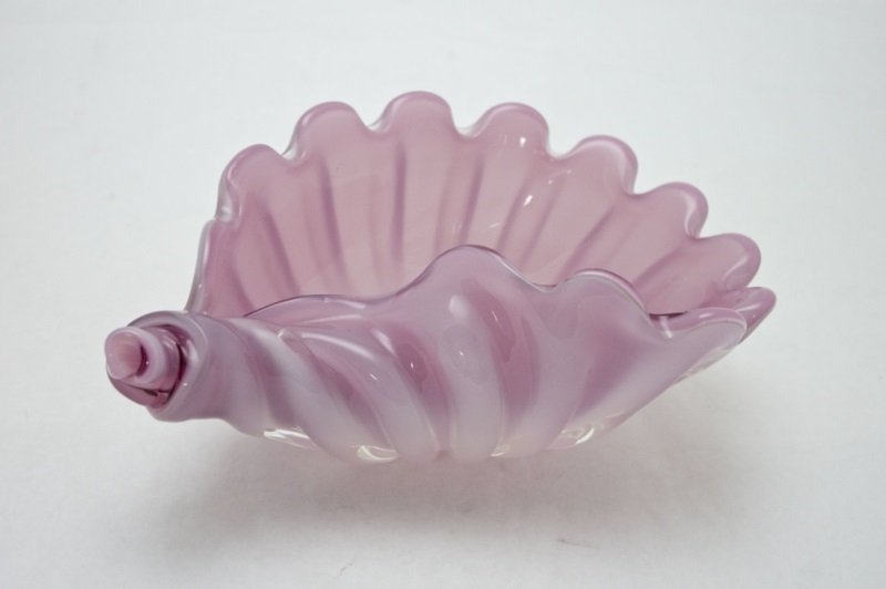 Mid Century Modern Murano Shell Form Bowl: Mid Century modern shell form art glass Murano bowl attributed to Elio Raffaeli Dimensions: 11 x 7 x 4.5" Period: Mid 20th Century