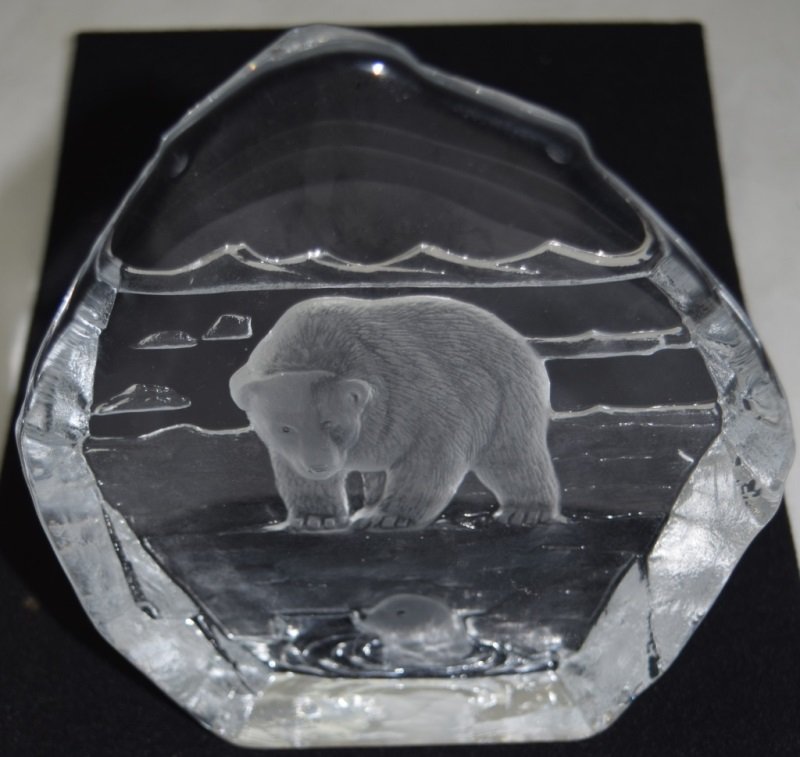 Nybro Sweden Lead Crystal Polar Bear & Seal: Nybro Sweden lead crystal polar bear and seal. Original sticker, etched signature on bottom. 5.5" x 1.5" x 6.4"
