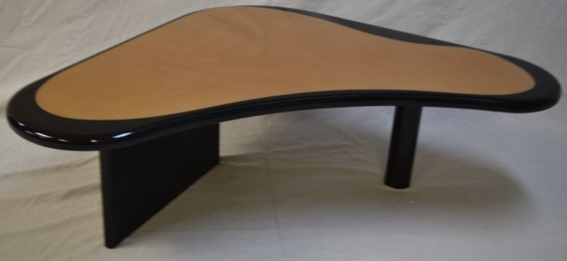 Kidney Shaped Coffee Table Black Lacquer Finish: Kidney Shaped coffee table with black lacquer finish and abstract design. 42" x 42" x 16" see description 1980s