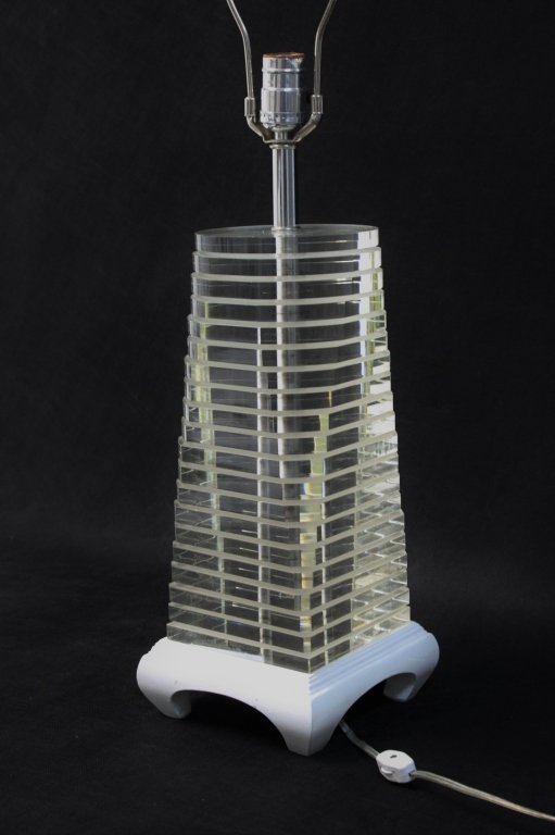 Vintage MCM Stacked Pagoda Form Lucite Table Lamp (1 of 6)