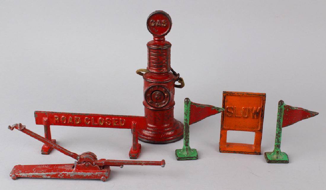 Arcade Clock Face Gas Pump & Signs (1 of 2)