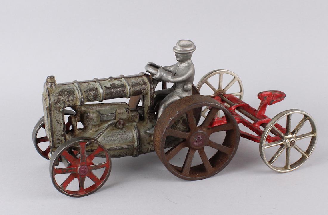 Arcade Fordson Cast Iron Tractor and Seated (1 of 4)