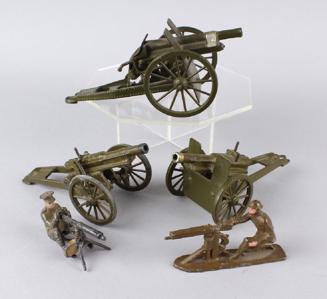 Britains Cannons & 2 Machine Gunner Men: Britains Cannons & 2 Machine Gunner Men from Machine Gun Section Set.