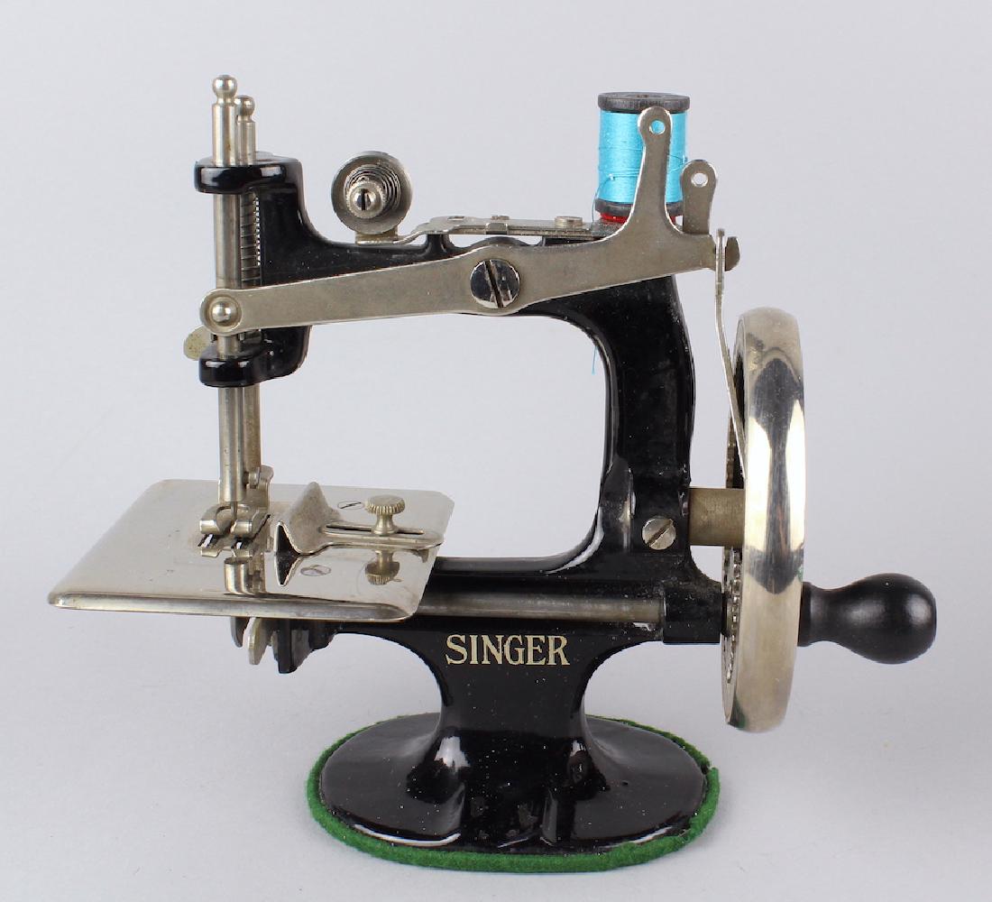 Singer Miniature Sewing Machine (1 of 3)