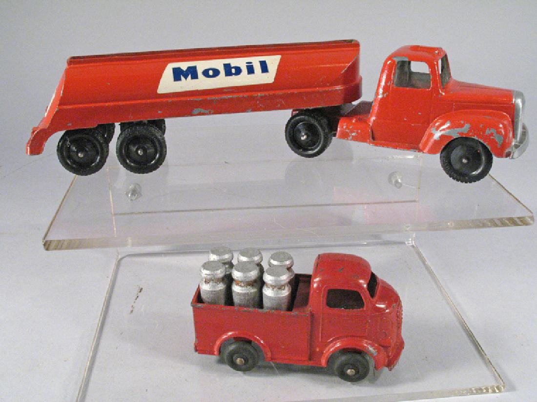 Tootsietoy Mobilgas Lot: Tootsietoy Mobilgas Lot, Delivery truck 4 inches Mobil 9 inches
