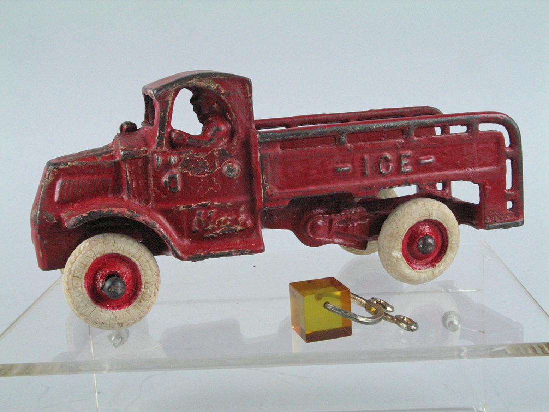 Arcade Cast Iron  Ice Truck (1 of 3)