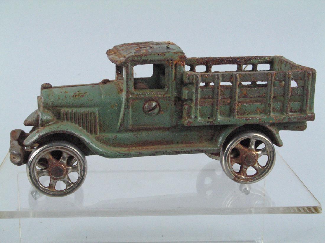 Arcade Stake Truck Cast Iron (1 of 2)