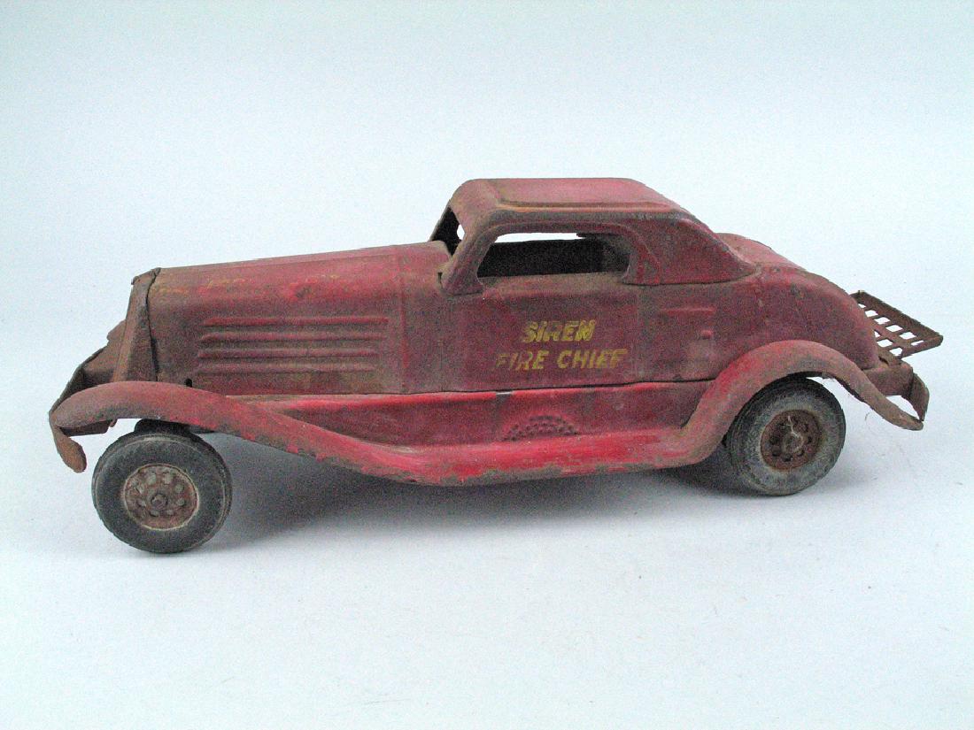 Marx Fire Chief Car Pressed Steel (1 of 2)