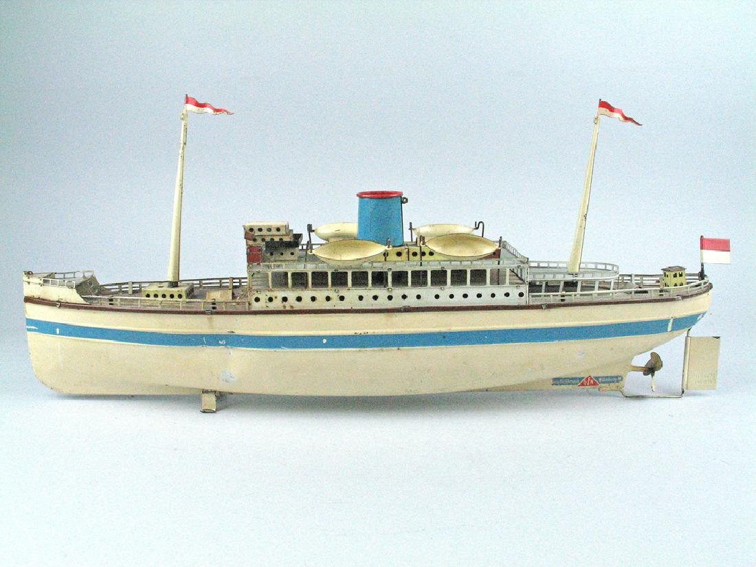 Fleischmann German Tinplate Ocean Liner (1 of 4)