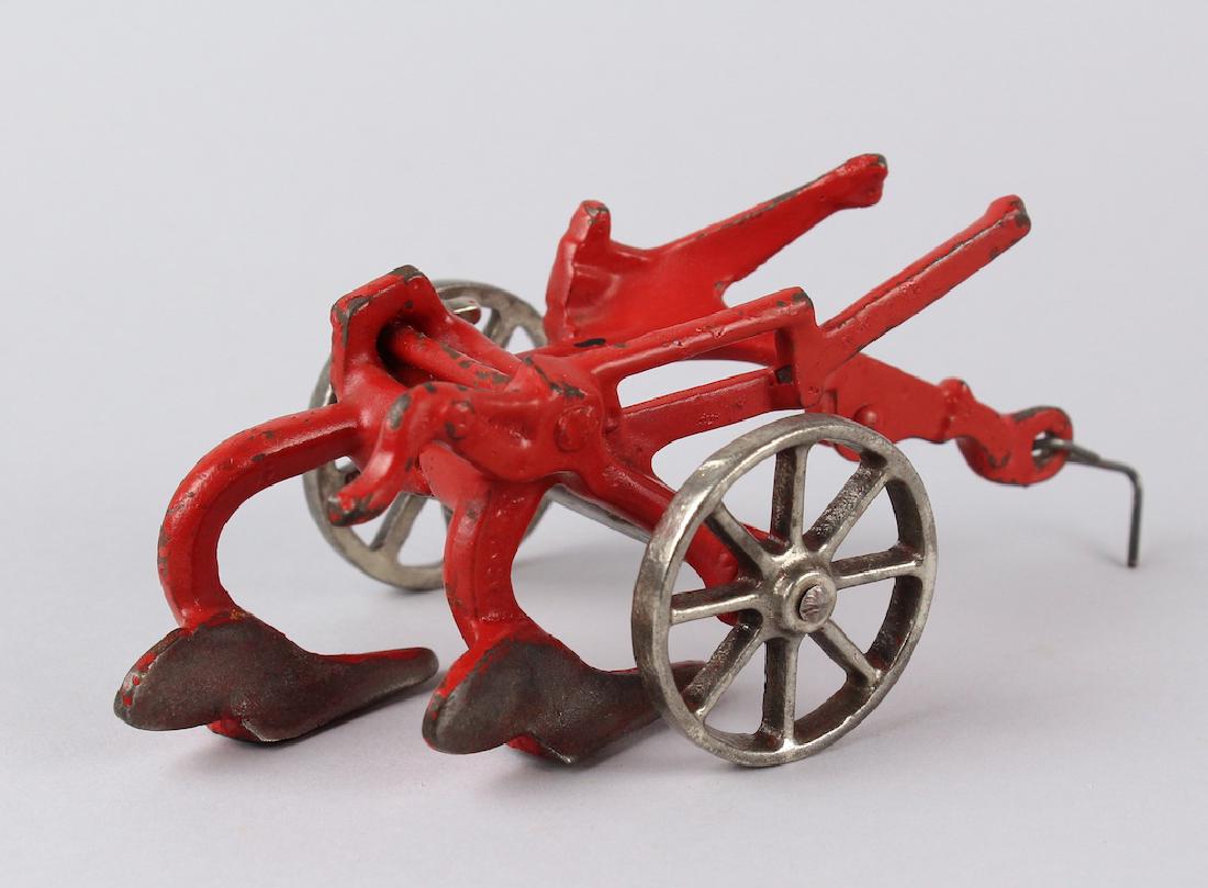 Arcade Cast Iron Plow (1 of 3)