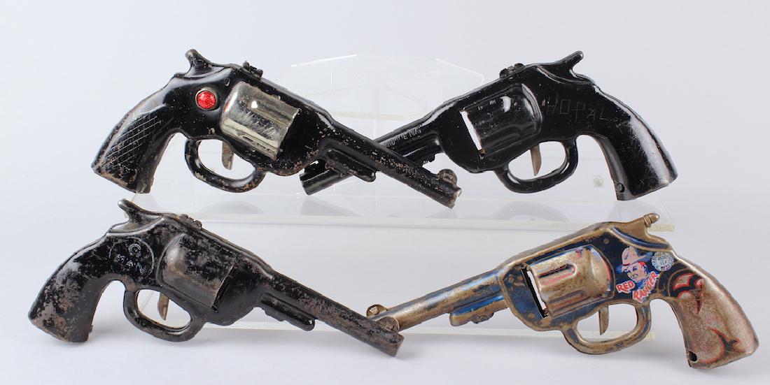 Red Ranger & Marx & Wyandotte Clicker Guns: Red Ranger & Marx & Wyandotte Clicker Guns 4 in lot.