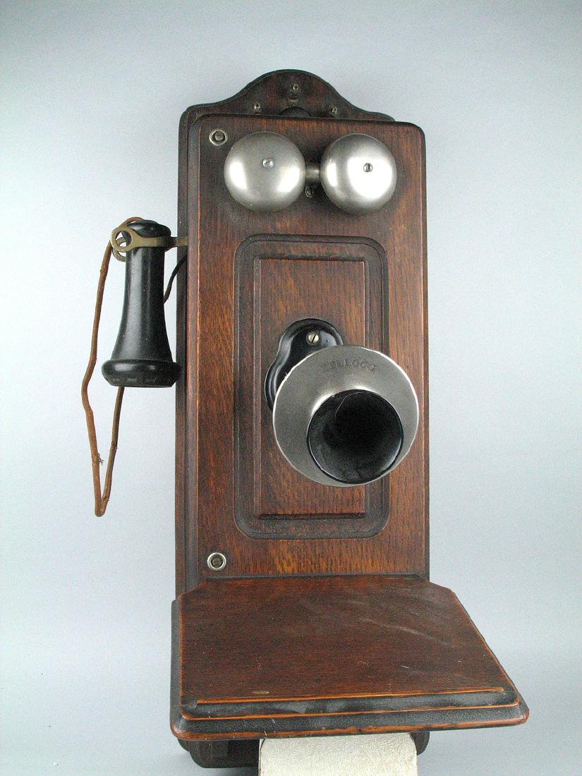 Kellogg Crank Oak Wall Telephone (1 of 3)