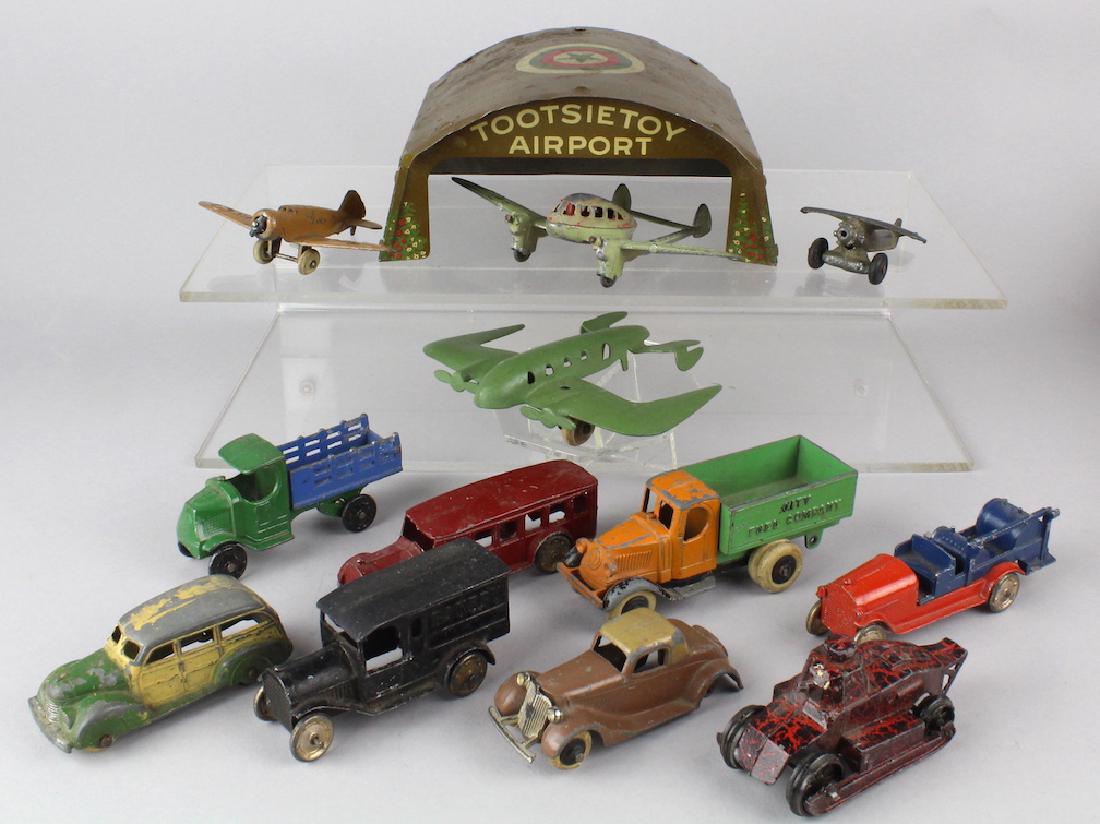 Tootsietoy  Toy Lot With Airport Hanger (1 of 3)