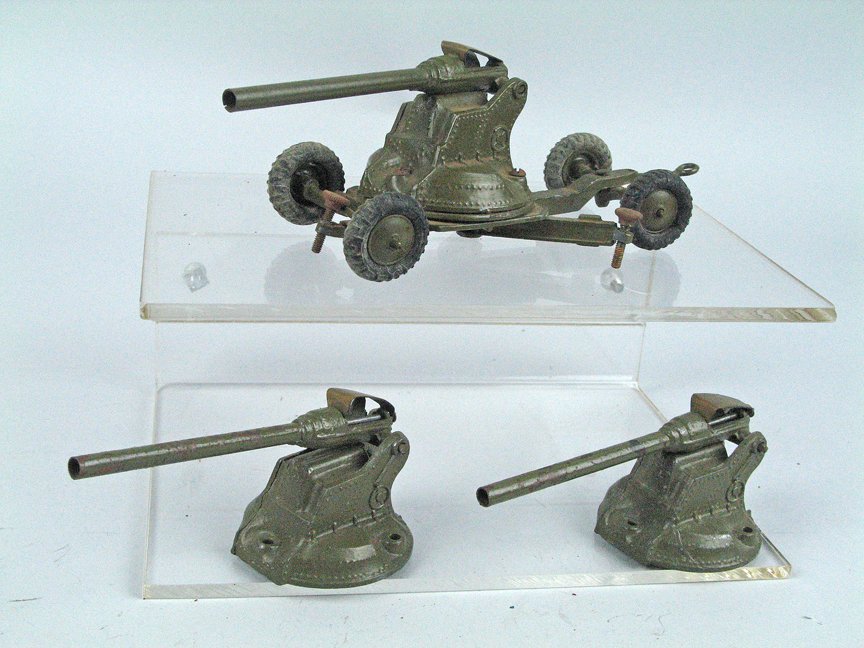 Britains Akk Akk Gun Lot: Britains Akk Akk Gun Lot, 6, 4, 4, 3\"